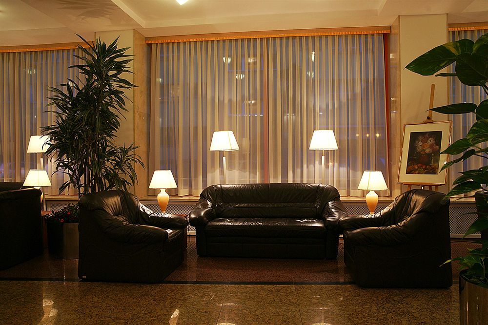 Hotel Reytan Варшава Экстерьер фото